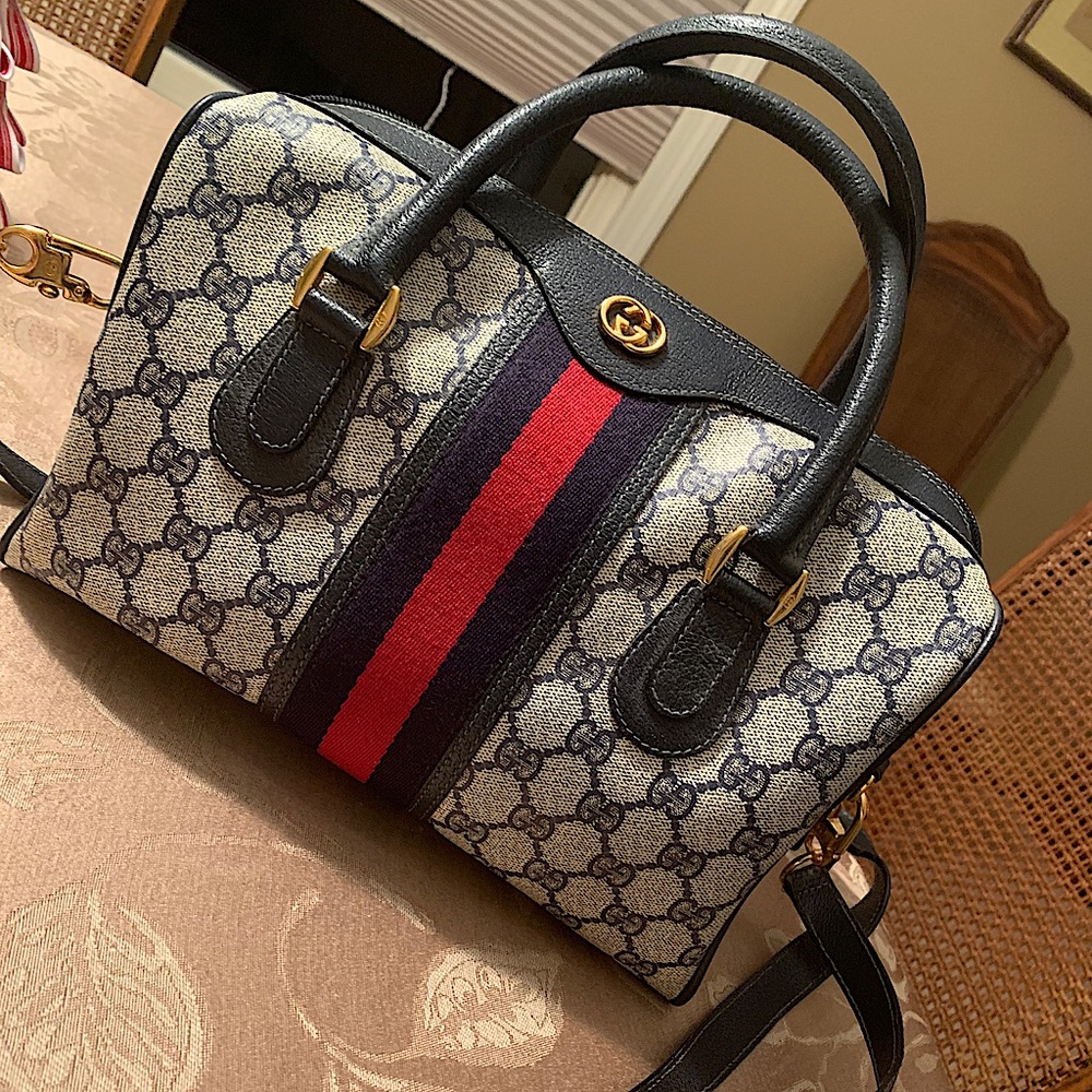 Vintage Gucci Handbag w/ strap
